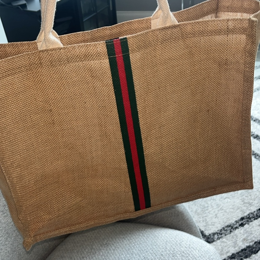 Spacious carryall beach bag